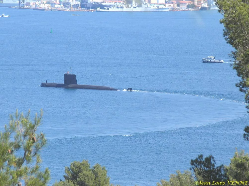 Le Mistral espagnol en rade de Toulon
