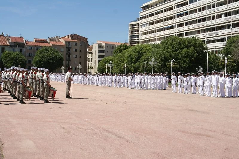 Les détachements des différentes unités basées à Toulon