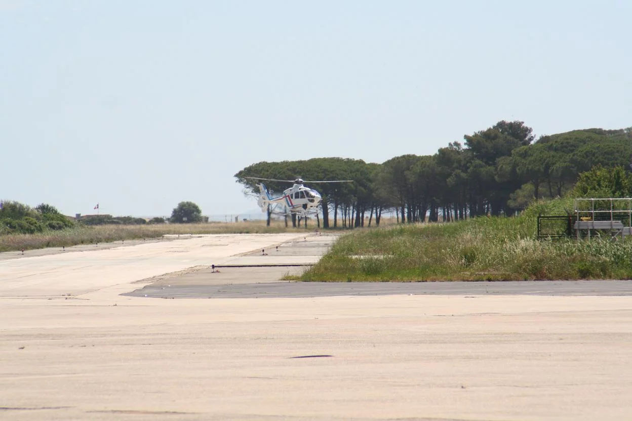 Un hélicoptère des douanes