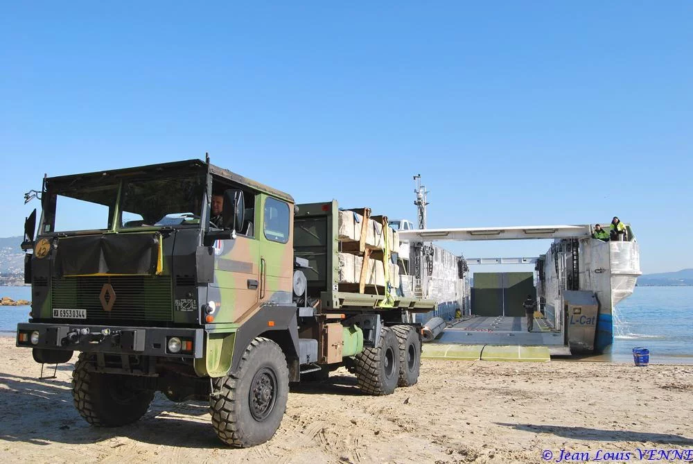 Premier plageage du L-CAT avec matériel roulant