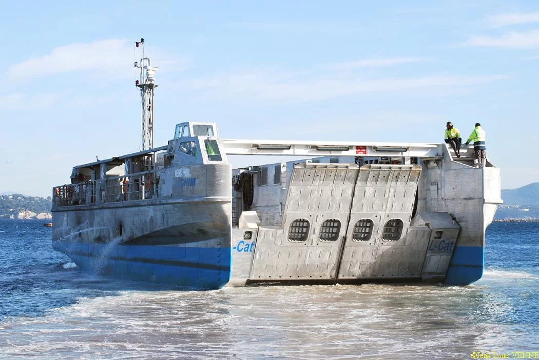 Le préfet maritime assiste à une démonstration du L-CAT