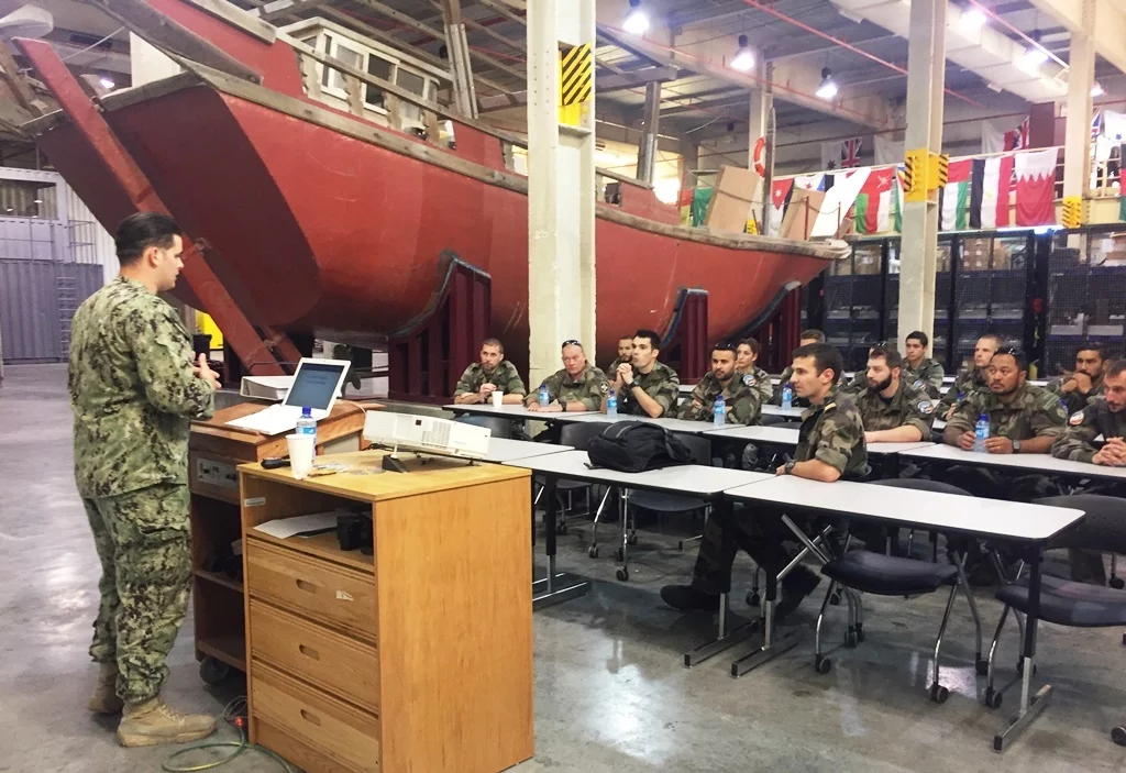 Conférence du NCIS pour l'équipage du Tonnerre