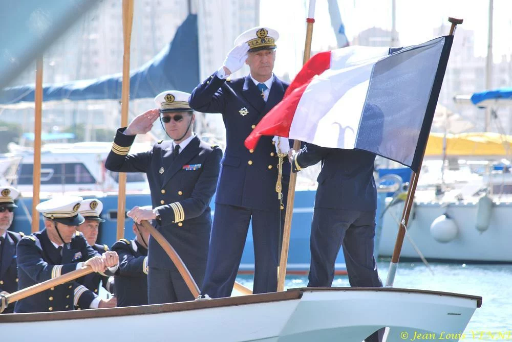 L'amiral Tandonnet sur la baleinière traditionnelle