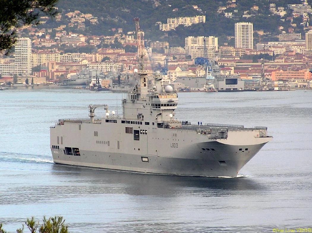 Le BPC Mistral appareille pour la Russie