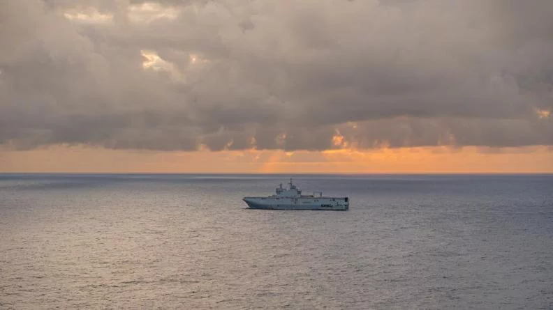 Le porte-hélicoptères Mistral