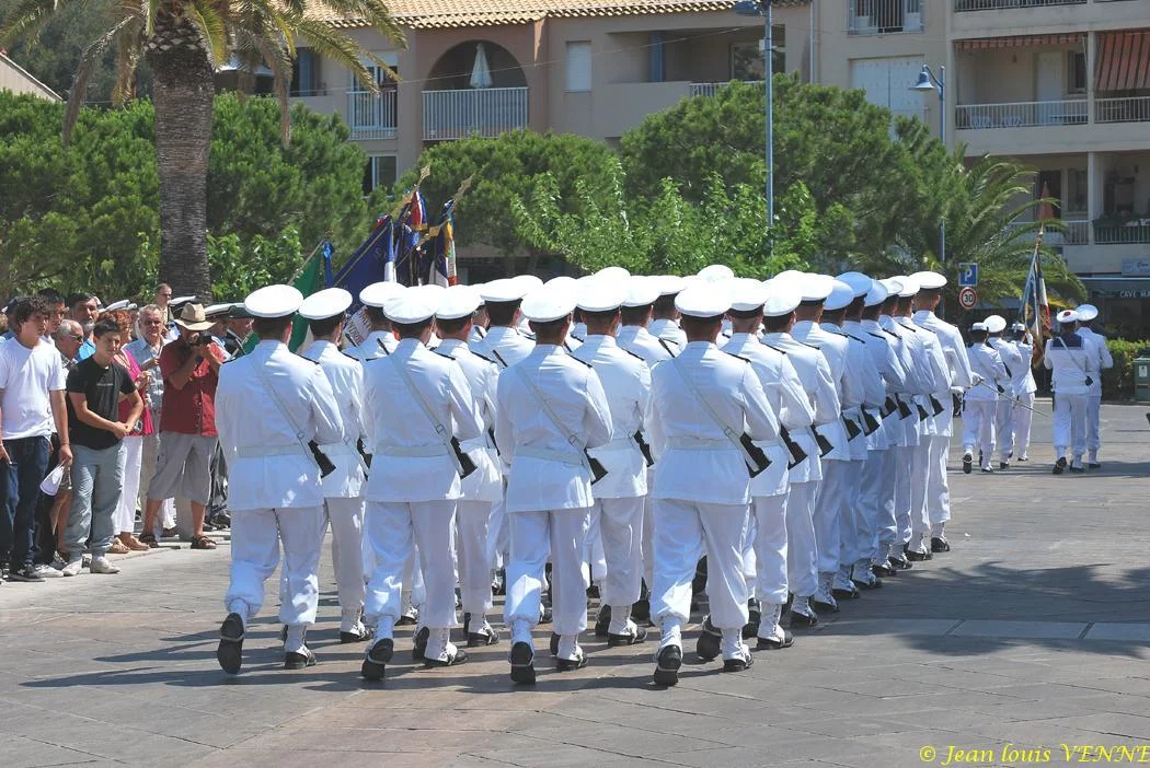 Défilé du CIN précédé de la musique