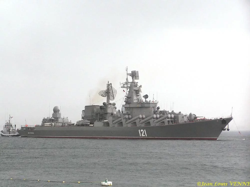 Le Moskva quitte Toulon