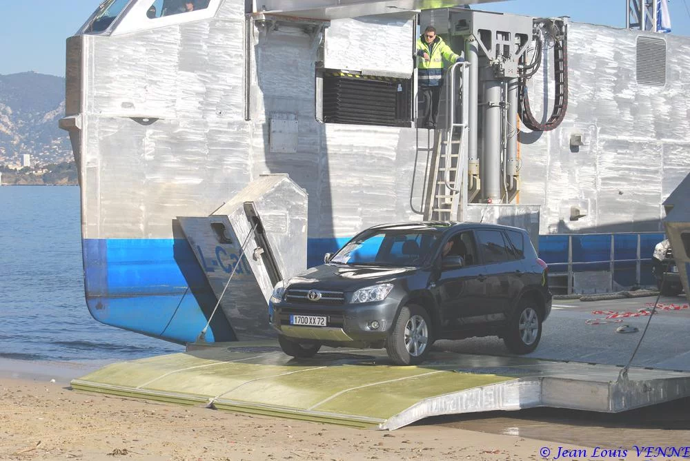 Premier plageage du L-CAT avec matériel roulant