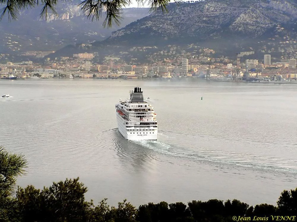 Arrivée du paquebot Island Star à Toulon