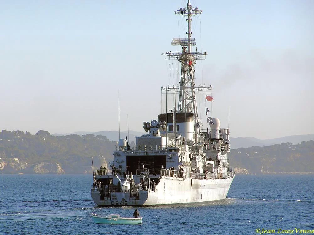 La frégate La Motte-Picquet quitte définitivement Toulon