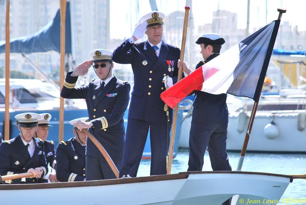 L'amiral Tandonnet sur la baleinière traditionnelle