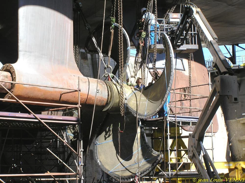 La seconde hélice du porte-avions