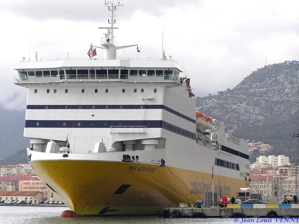 Première escale toulonnaise pour le « Méga Smeralda » 