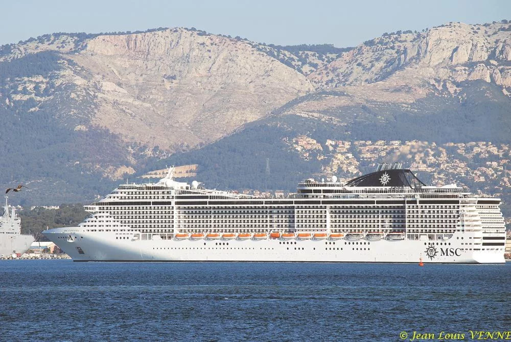 Escale surprise du MSC Fantasia à La Seyne sur Mer