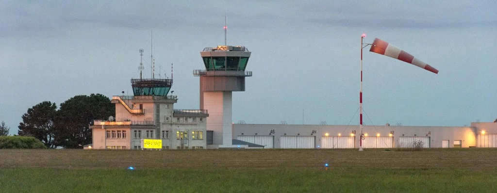 Une nouvelle tour de contrôle à Lanvéoc-Poulmic 