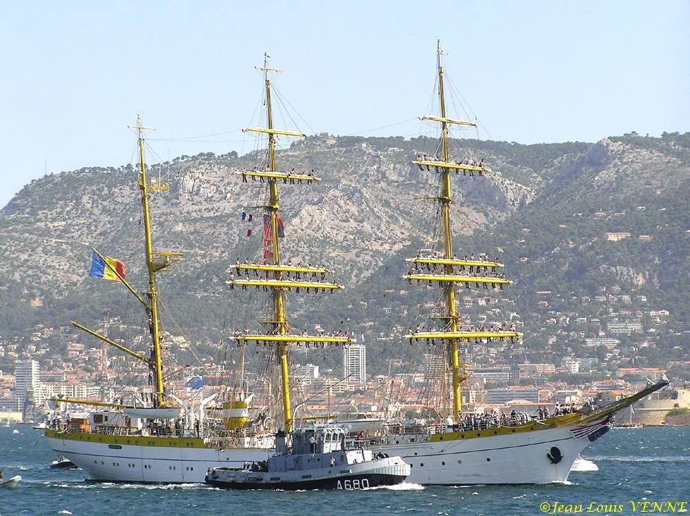 Autour d'un grand voilier