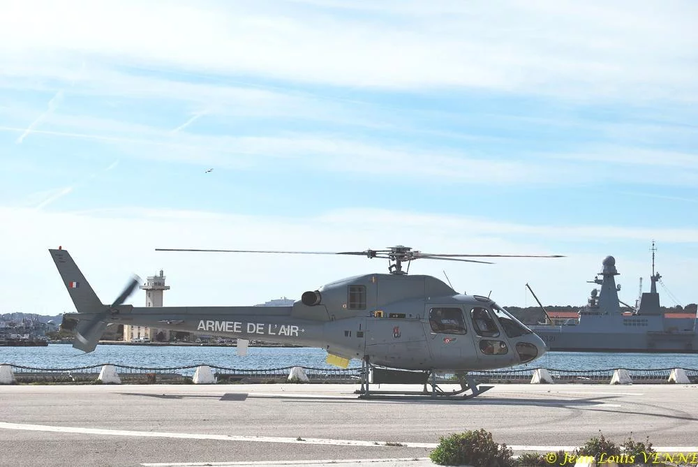 L'hélicoptère de l'armée de l'air