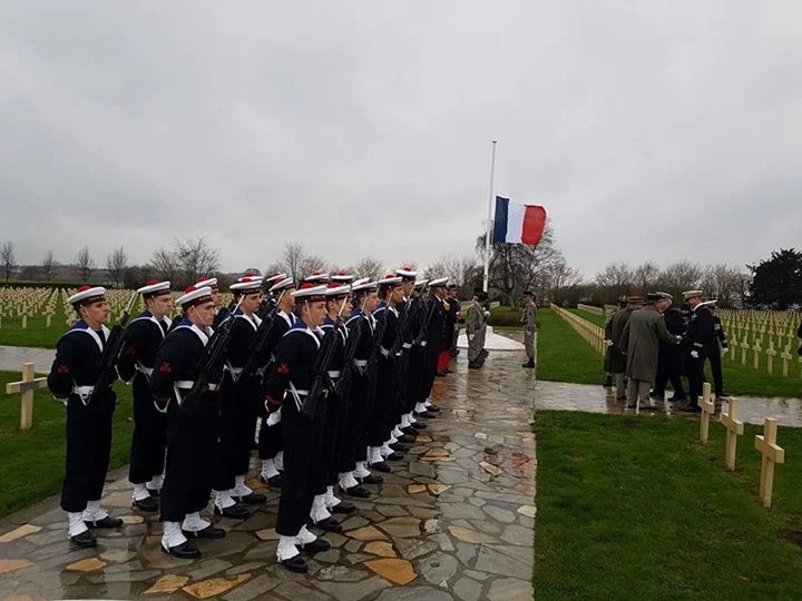 Un détachement de fusiliers marins rend hommage aux soldats morts pour la France à Ypres
