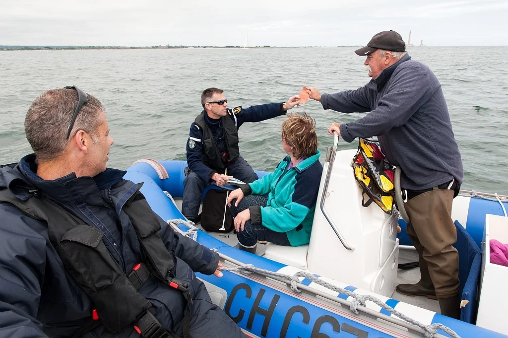Contrôle de plaisanciers en mer