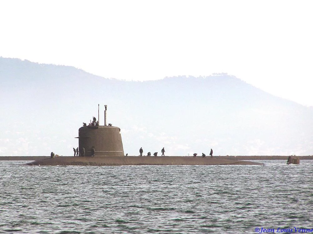 Un SNA arrive Ã  Toulon