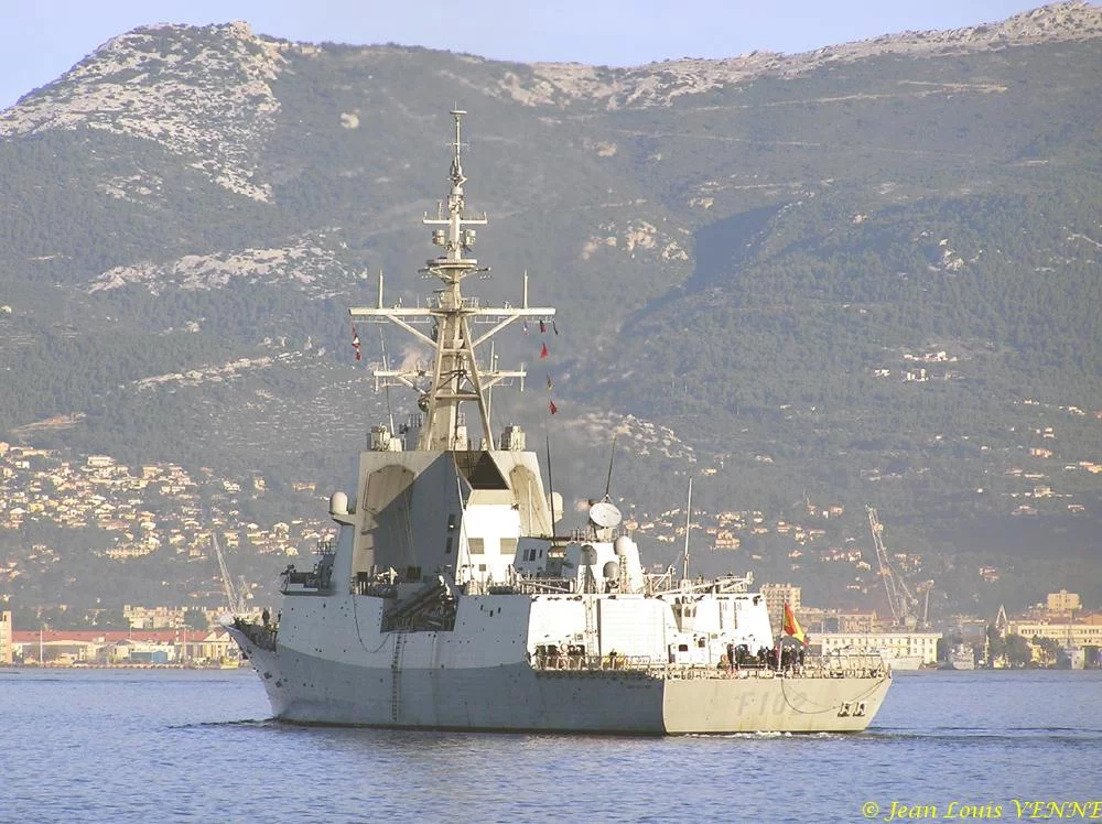 La frégate anti-aérienne espagnole ALMIRANTE DON JUAN DE BORBON