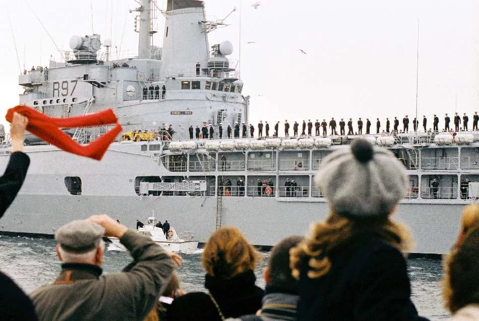 Départ de la Jeanne-d'Arc et du Georges Leygues le 08/12/04