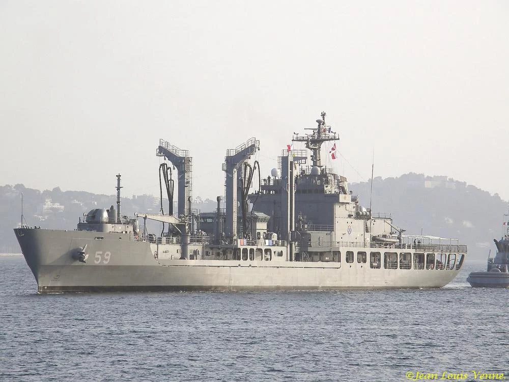 Le pétrolier-ravitailleur HWACHEON