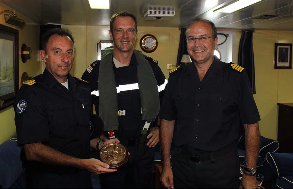 Rencontre entre le commandant du Floréal et le CTF 465 à bord du Patiño