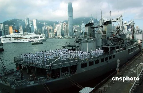 Le Var dans le port de Hong Kong