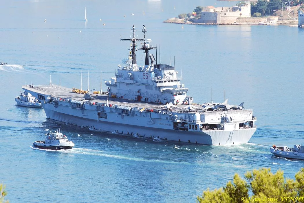 Porte-avions italien Garibaldi