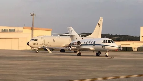 Un Falcon 200 « Gardian » de la flottille 25 F, basé en Polynésie Française, se pose au Japon