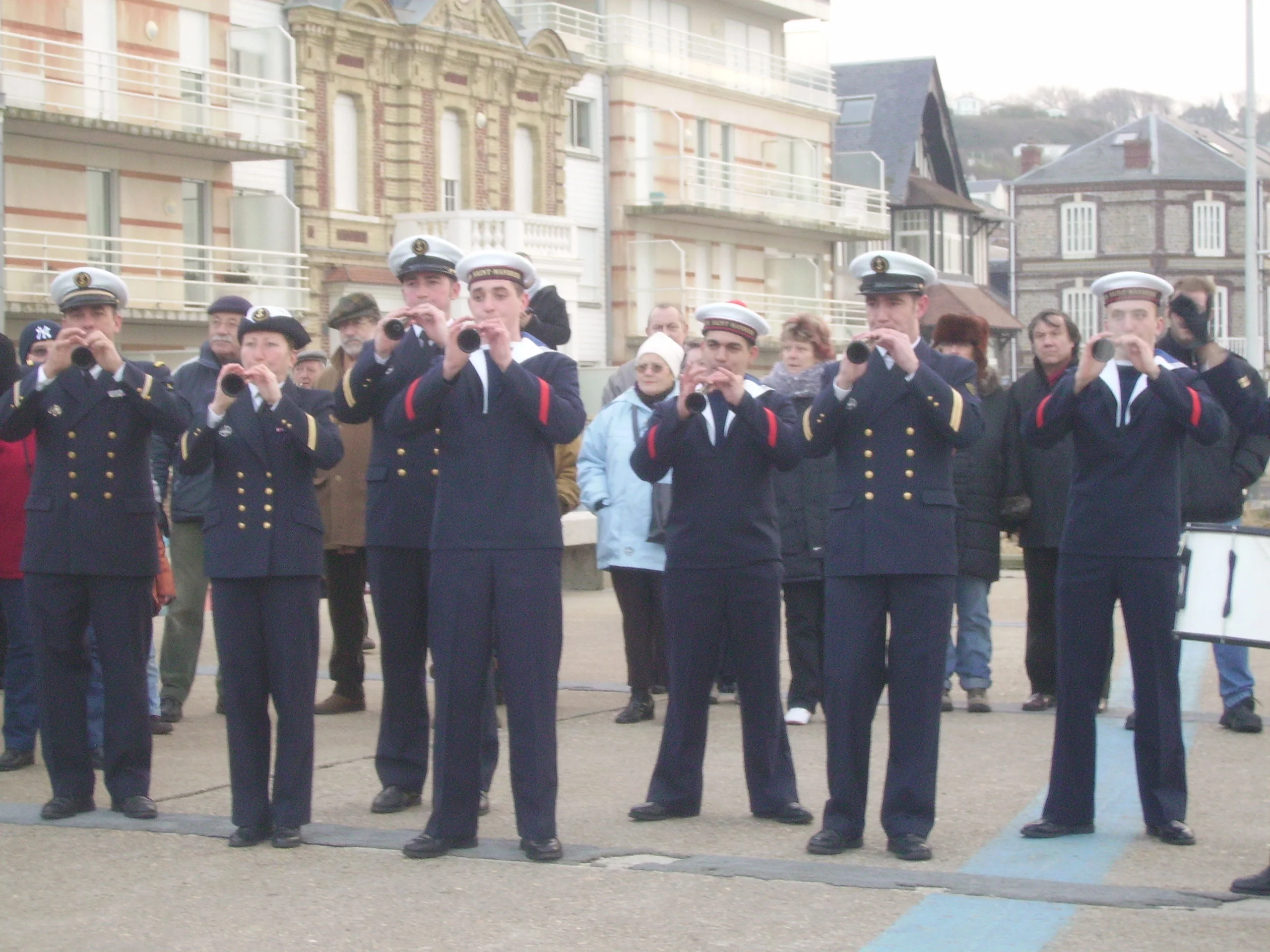 Le bagad de St-Mandrier à Fécamp