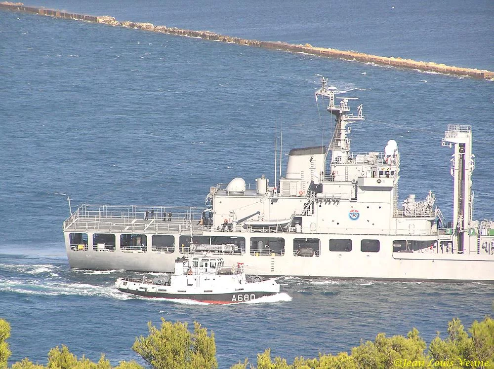 Le pétrolier-ravitailleur HWACHEON