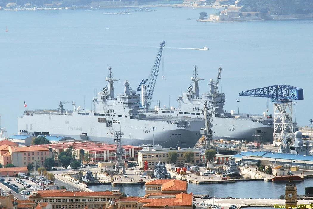 Les BPC Mistral et Tonnerre aux bassins Vauban