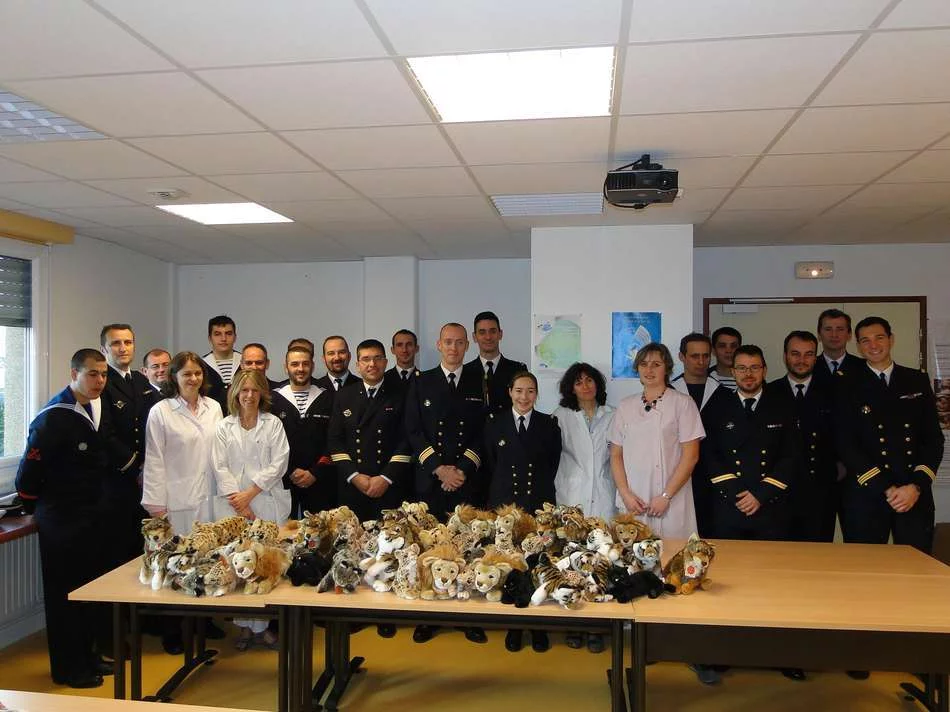 Une belle rencontre entre les marins et les enfants au CHU Morvan de Brest
