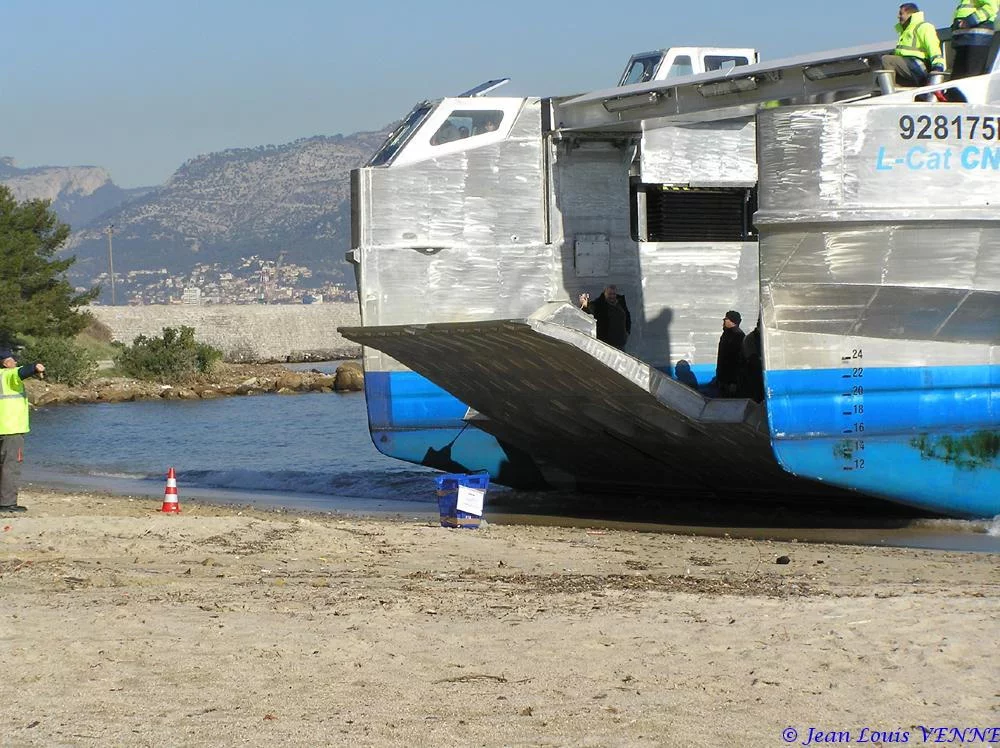 Premier plageage du L-CAT avec matériel roulant