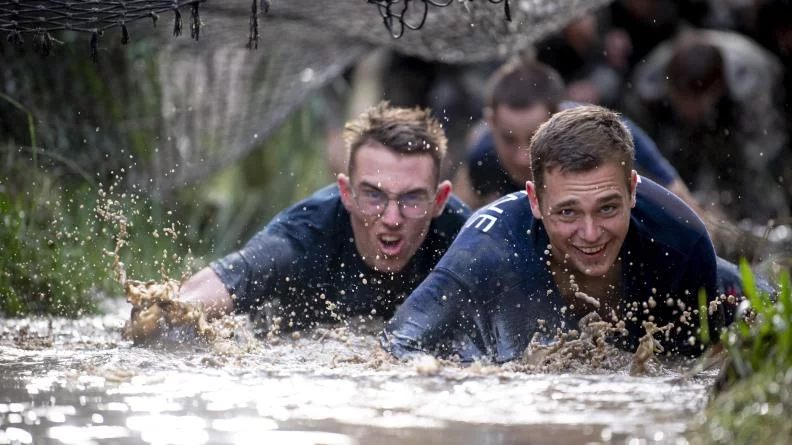Une course d'obstacles de 6 km en équipe