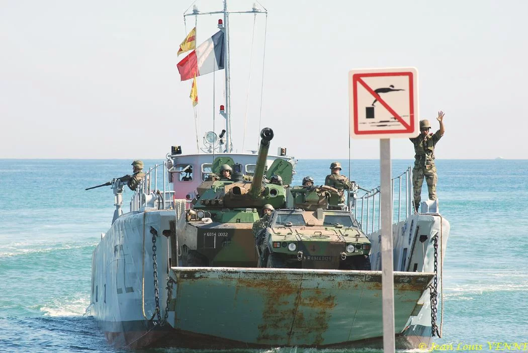 Approche d'un engin de débarquement