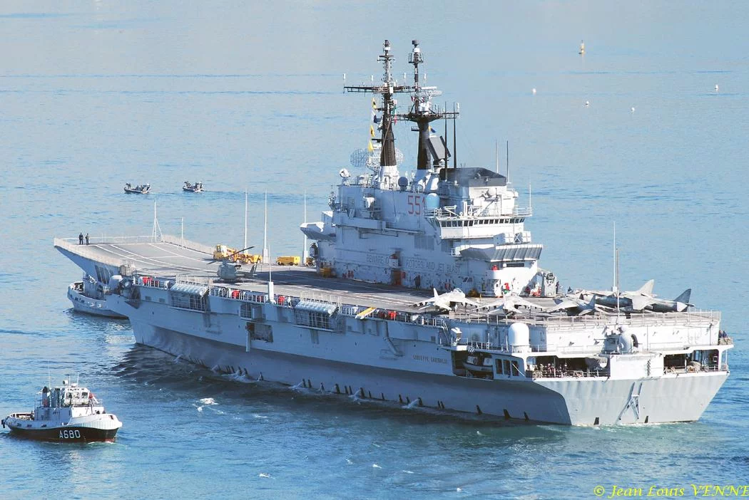 Porte-avions italien Garibaldi