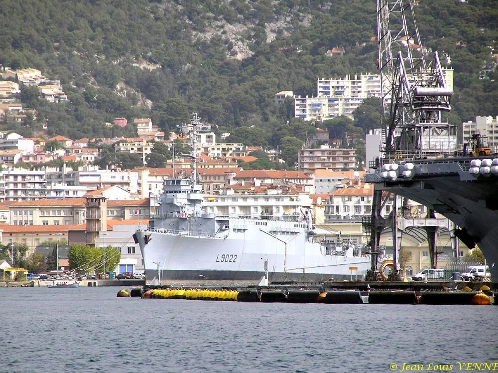 L’Orage reste seul à quai
