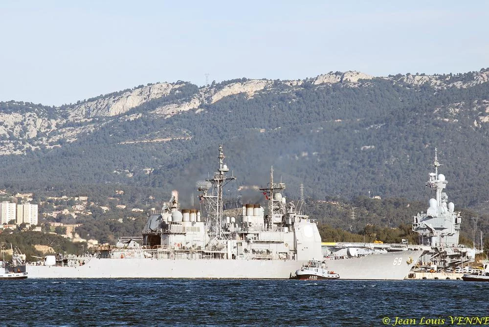 Le croiseur Vicksburg quitte Toulon