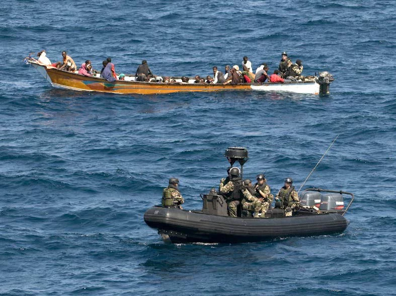 Le Germinal porte assistance à des naufragés