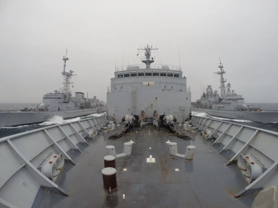 Le BCR le Var ravitaille la FASM La Motte-Picquet et la FAA Cassard