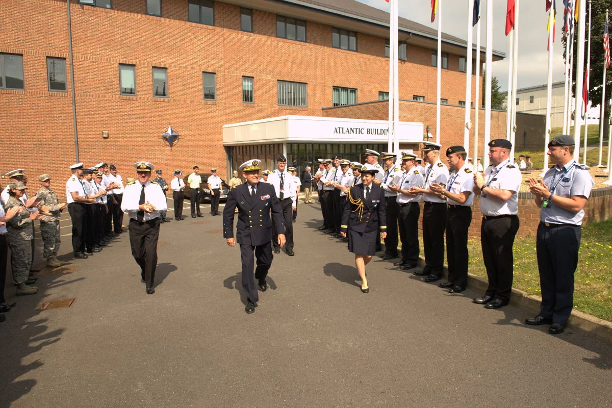 Le commandant adjoint du Commandement maritime de l'OTAN prend sa retraite