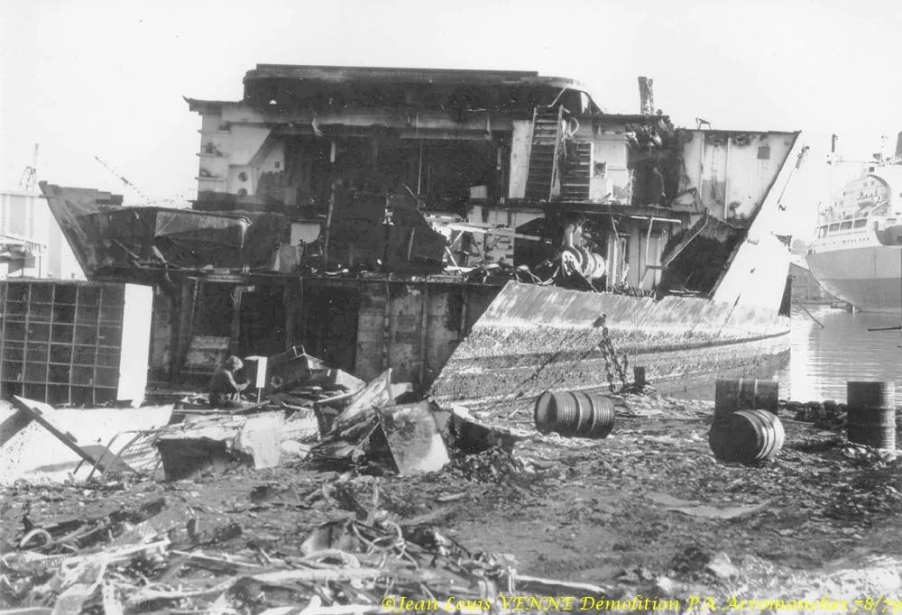 Démolition de l'Arromanches