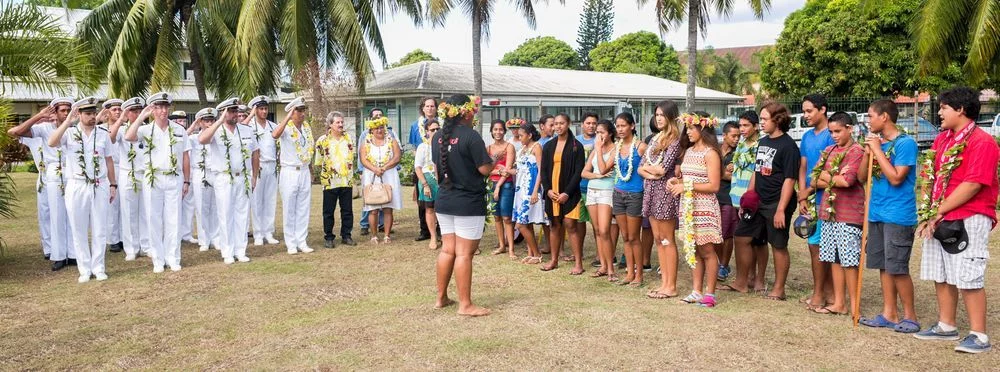 Le Prairial en visite au collège de Papara