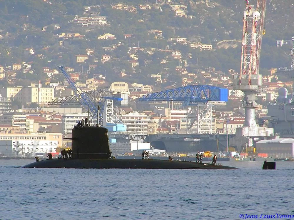 Un SNA arrive Ã  Toulon