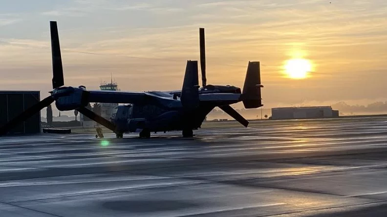 Un avion V-22 Osprey de l’US Air Force sur la BAN Hyères