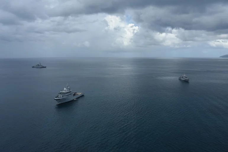 Bâtiments au mouillage