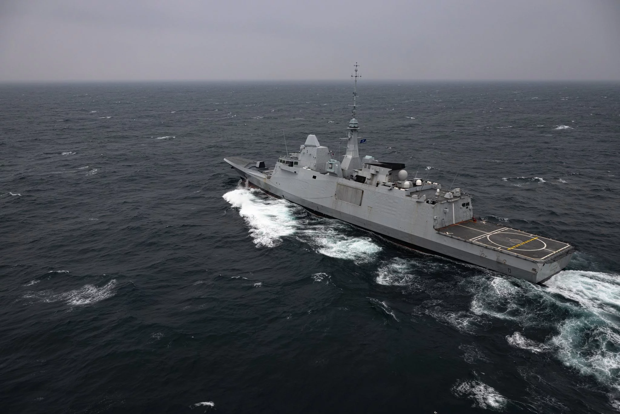 Une frégate FREMM en patrouille dans le Grand Nord